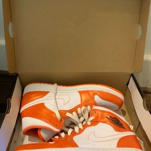 Air Jordan 1 mid metallic orange size 9.5 WITH BOX